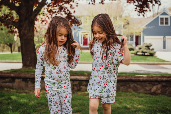 Strawberries jams print girls long pajamas summer 2019 green garden pjs kids france strawberry shortcake petidoux fruit girls in the garden sisters 